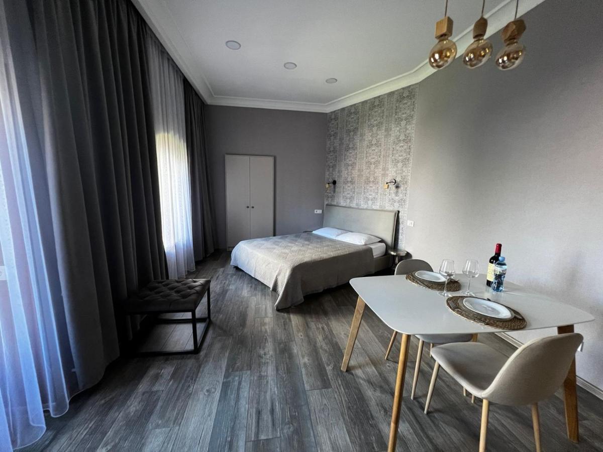 Chikhi Apartment Tbilisi Ngoại thất bức ảnh